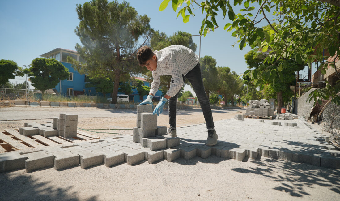 Büyükşehir Belediyesi, Türkoğlu Beyoğlu Mahallesi’nin en işlek arterlerinden İstasyon Caddesi’ne