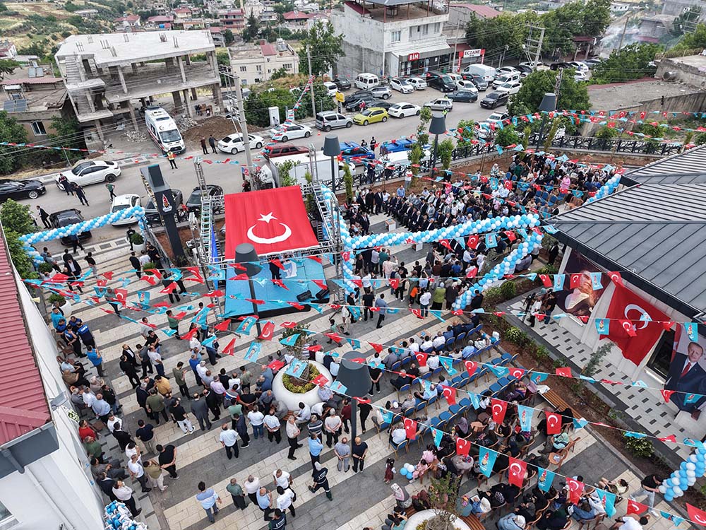 Onikişubat Belediyesi’nin Kale Gençlik Merkezi yoğun katılımla hizmete açıldı! 2 WhatsApp Image 2026 06 13 at 20.21.27