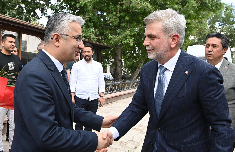 Büyükşehir Belediye Başkanı Fırat Görgel, Elbistan Belediye Başkanı Erkan Gürbüz