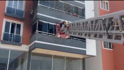 Kahramanmaraş’ın Boğaziçi Mahallesi’nde bulunan bir apartmanda çıkan yangın, mahalle sakinlerine