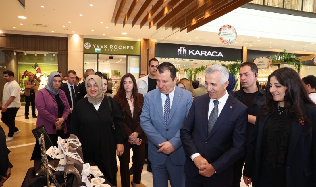 Kahramanmaraşlı kadın girişimcilerin el emeği ürünlerini vatandaşlarla buluşturan Geleneksel III.
