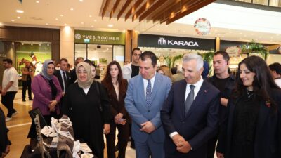 Kahramanmaraşlı kadın girişimcilerin el emeği ürünlerini vatandaşlarla buluşturan Geleneksel III.