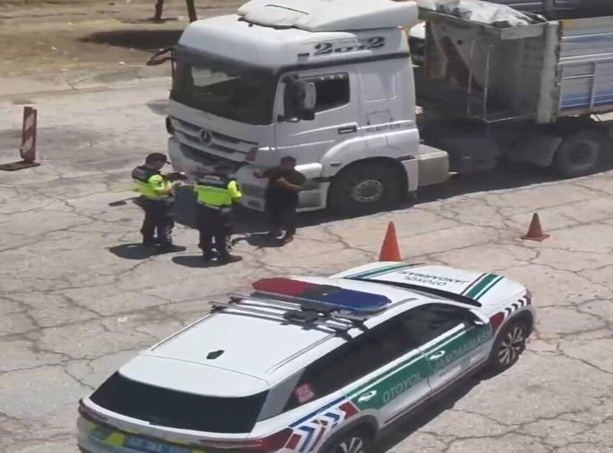 Kahramanmaraş İl Jandarma Komutanlığı, otoyollarda trafik güvenliğini artırmak ve kazaların