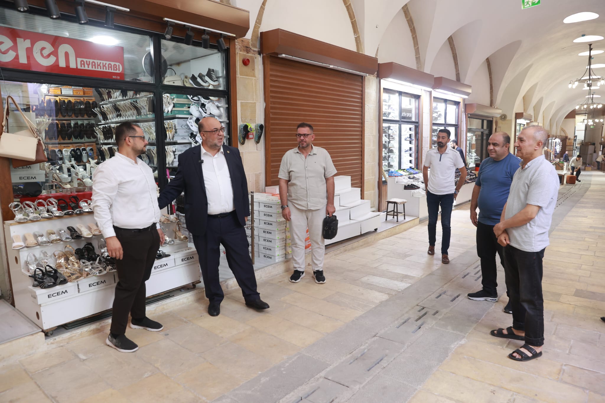 Başkan Akpınar, Tarihî Kapalı Çarşıda Esnafla Buluştu! 1 516b21eb 3a59 4858 8842 23c075d6bfdc