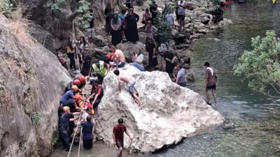 Onikişubat ilçesinde bulunan Döngel Mağaraları bölgesinde kayalıklardan düşen 14 yaşındaki