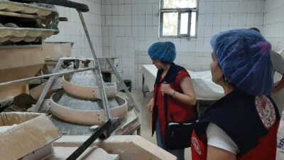 Kahramanmaraş'ın Türkoğlu ilçesinde vatandaşların güvenilir gıdaya ulaşmasını sağlamak amacıyla fırınlar