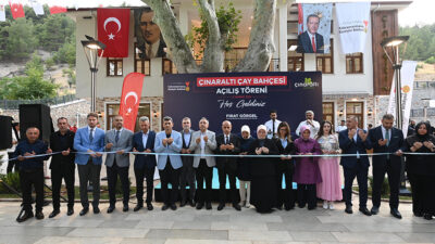 Büyükşehir Belediyesi tarafından Dulkadiroğlu’nda hayata geçirilen Çınaraltı Çay Bahçesi düzenlenen