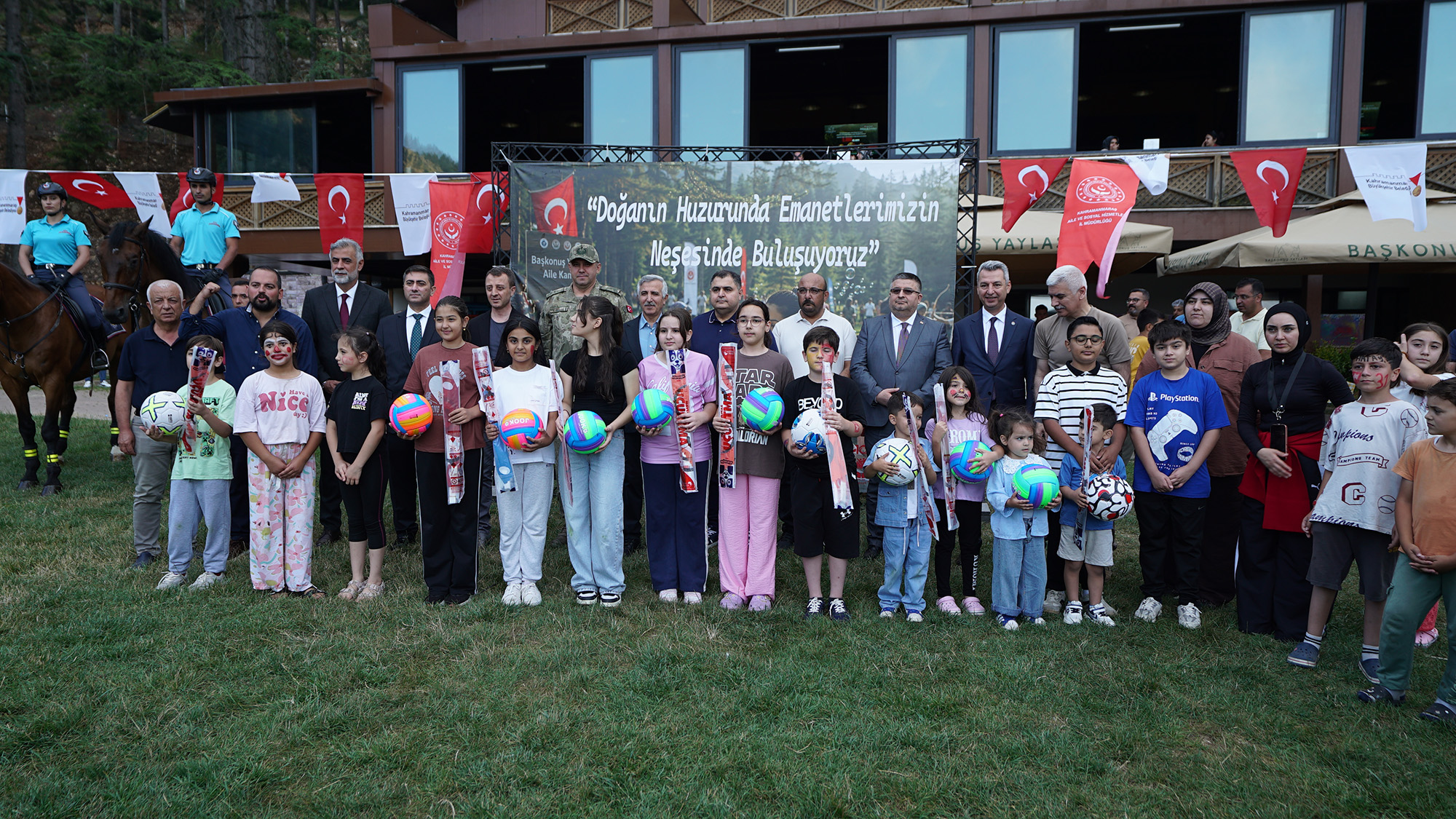 Şehit ve Gazi Çocukları Karne Sevincini Başkonuş’ta Yaşadı! 1 Karne Programi 18
