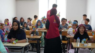 Onikişubat Belediyesi, ‘Camiler Çiçek Açtı’ sloganıyla hayata geçirdiği sosyal ve