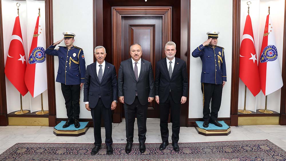 Büyükşehir Belediye Başkanı Fırat Görgel ve Vali Mükerrem Ünlüer, Ankara