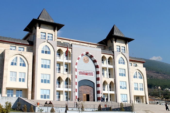Kahramanmaraş’ın Türkoğlu ilçesinde, arazi anlaşmazlığı yüzünden çıkan ve iki kişinin