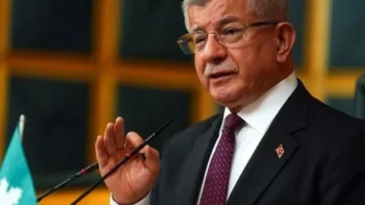 Türkiye siyasetinin önde gelen isimlerinden, eski Dışişleri Bakanı ve Başbakan