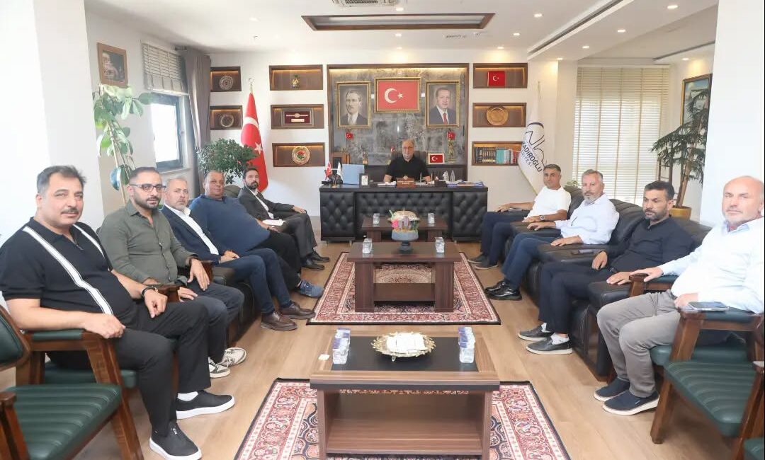 Kahramanmaraş Müteahhitler Birliği Başkanlığına seçilen Mehmet Akın Öncül, yeni yönetim