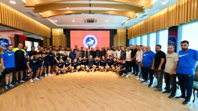 Kahramanmaraş İstiklalspor Yönetimi, teknik heyeti, futbolcuları ve altyapı antrenörleri Büyükşehir