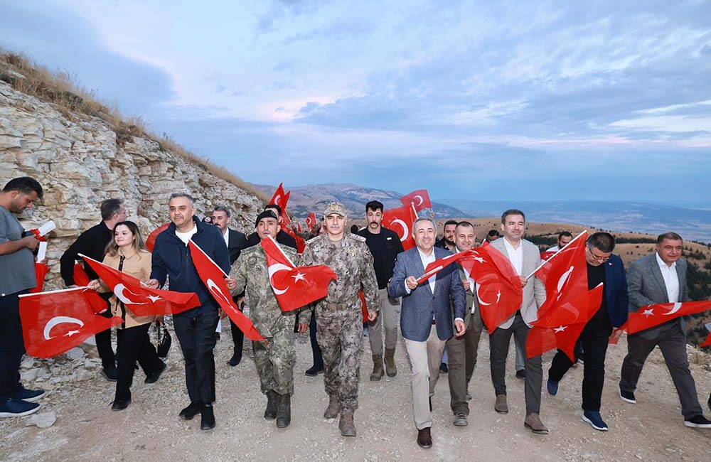 Onikişubat Belediyesi öncülüğünde 30 Ağustos Zafer Bayramı’nın anlam ve önemine