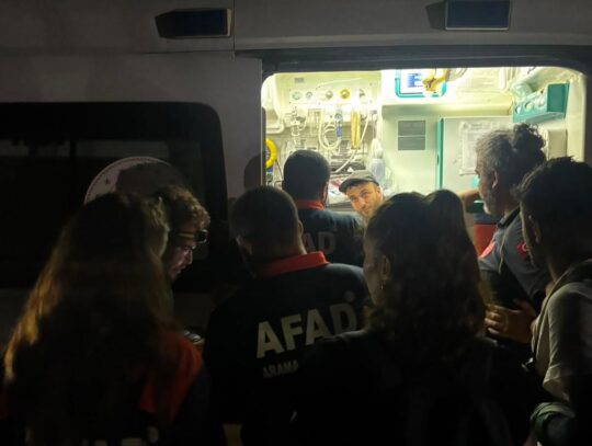 Kahramanmaraş’ın Andırın ilçesinde doğa yürüyüşüne çıkan 19 kişilik grup, arazide