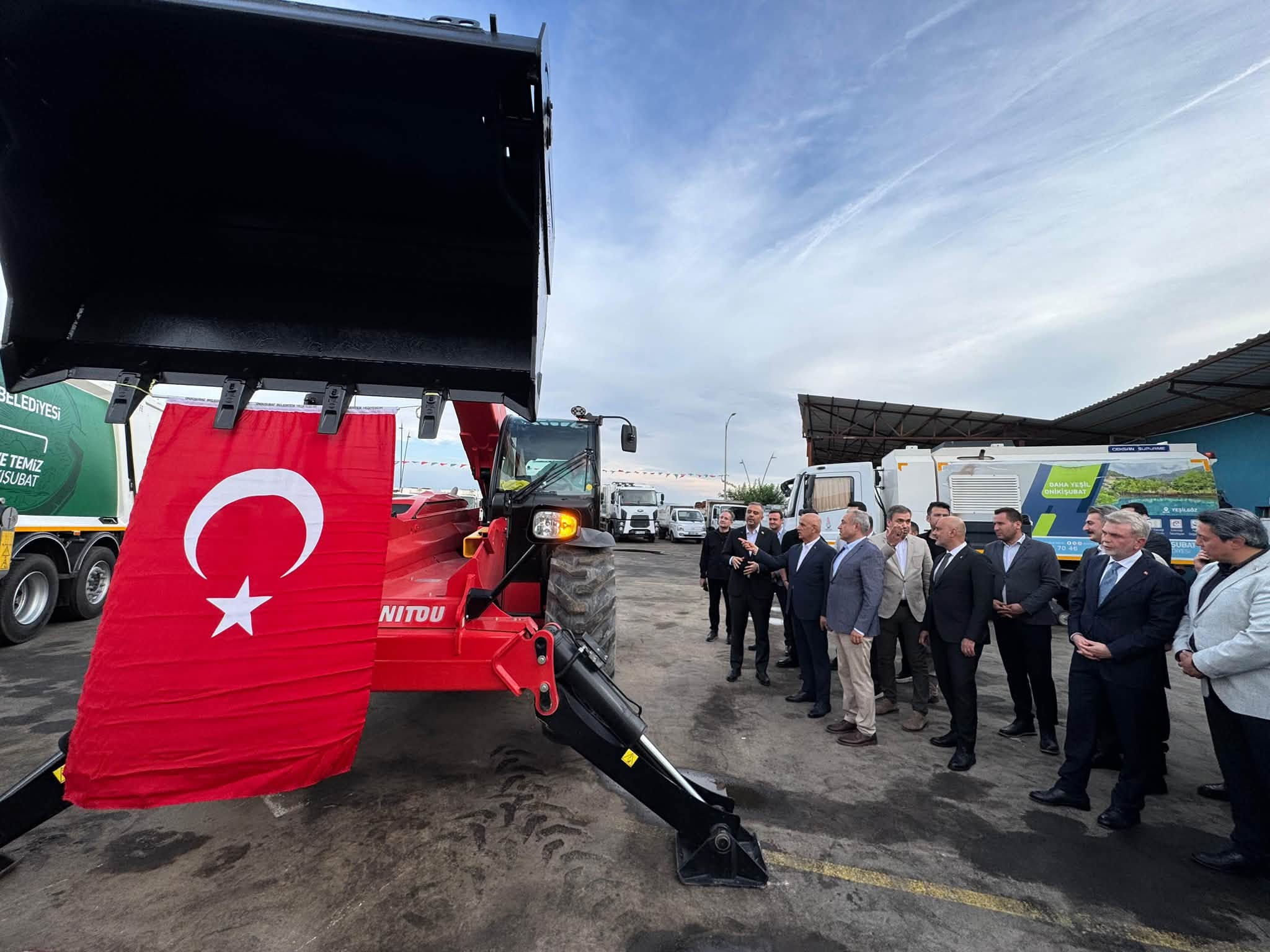 Milletvekili İrfan Karatutlu “Onikişubat Belediyesi Hizmet kapasitesini güçlendirecek” 3 788666951 10164942790649936 8393828099835576787 n