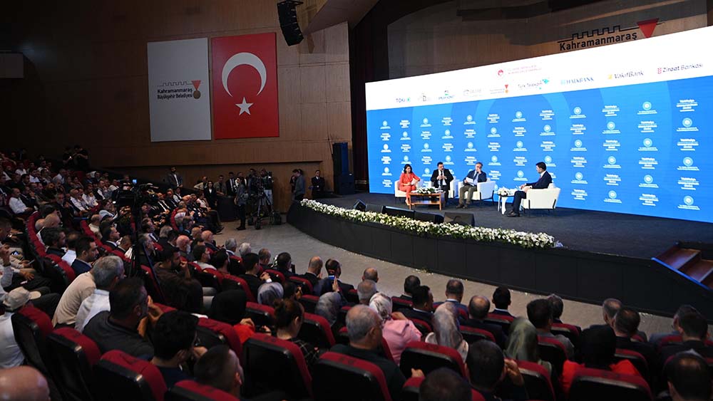Bakan Kurum;“Kahramanmaraş, Bugün Dünyaya Örnek Bir Yeniden İnşa Başarısı Sergiliyor” 2 Direncli Sehirler Zirvesi 1