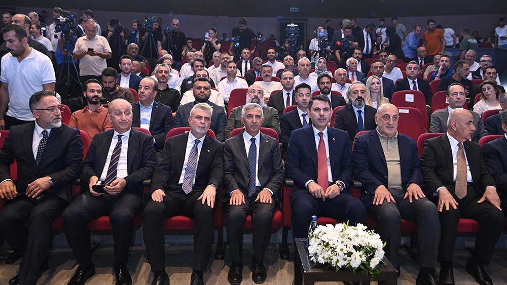 Bakan Kurum;“Kahramanmaraş, Bugün Dünyaya Örnek Bir Yeniden İnşa Başarısı Sergiliyor” 1 Direncli Sehirler Zirvesi 7