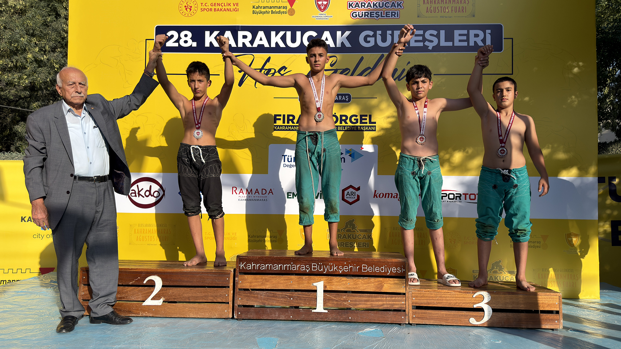 26 Yıllık Hasret Er Meydanında Son Buldu; Pehlivanlar Ödüllerine Kavuştu 2 Fuar Guresi 2