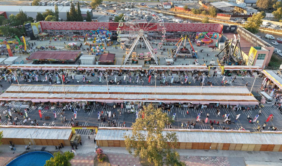 Büyükşehir Belediyesinin Uluslararası Geleneksel Ağustos Fuarı, ilk 5 gününde binlerce vatandaşı