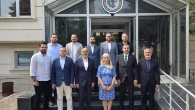 AK Parti Kahramanmaraş İl Başkanı M. Burak Gül ve beraberindeki