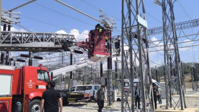 Kahramanmaraş’ın Andırın ilçesinde bakım ve onarım çalışmaları sırasında transformatör merkezinde