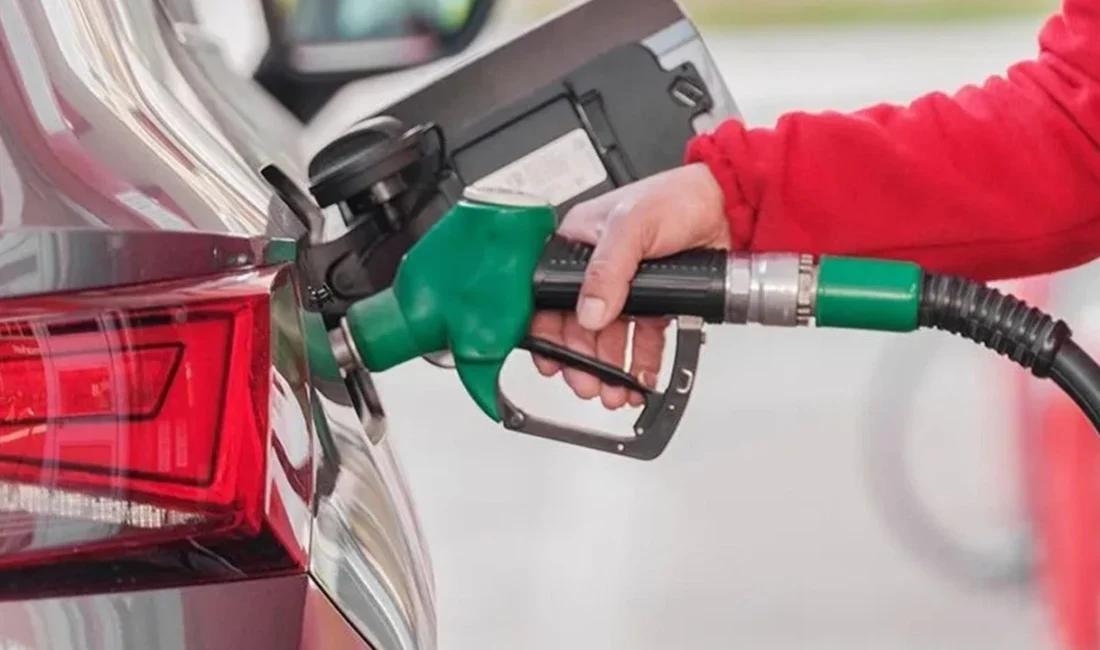Petrol piyasalarındaki hareketlilik akaryakıt fiyatlarına yansımaya devam ediyor. Benzinin litre