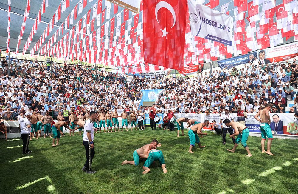 Kahramanmaraş’ın köklü spor geleneklerinden biri olan Geleneksel Bertiz Boyalı Şalvar