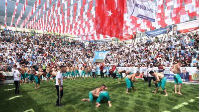 Kahramanmaraş’ın köklü spor geleneklerinden biri olan Geleneksel Bertiz Boyalı Şalvar