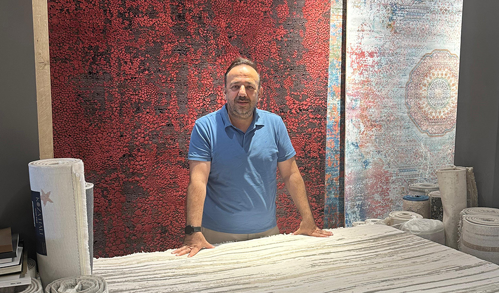 Kahramanmaraş’ta Karaokur Halı’nın sahibi Hasan Lütfullah Karaokur, 2026-2027 eğitim-öğretim yılının