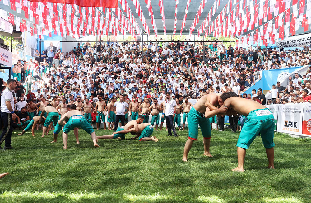 30. Geleneksel Bertiz Boyalı Şalvar Güreşlerine yoğun ilgi! 7 4b81ba94 b5c2 43d6 9a43 b4c111921e35