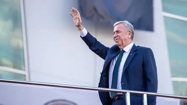 Ankara Büyükşehir Belediye Başkanı Mansur Yavaş, Cumhuriyet Halk Partisi üyeliğinden