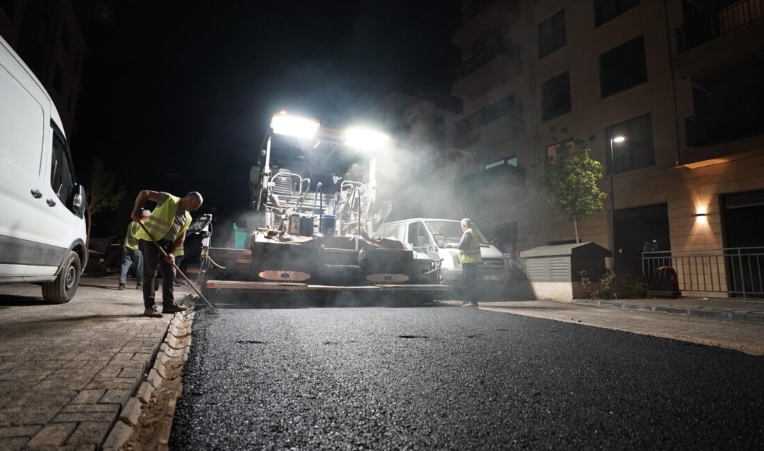 Büyükşehir Belediyesi, asfalt mesaisini yeni haftada da 3 ilçe ve