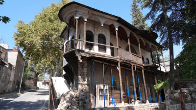Büyükşehir Belediyesi, Dulkadiroğlu Kayabaşı Mahallesi’nde bulunan tarihi Çiftaslan Konağı’nın restorasyonuna