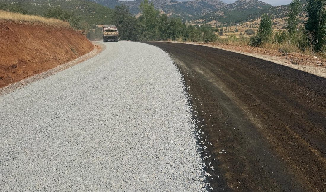 Büyükşehir Belediyesi, Göksun’un kırsal mahallelerinden Yeniyapan’ın yaklaşık 4 buçuk kilometre