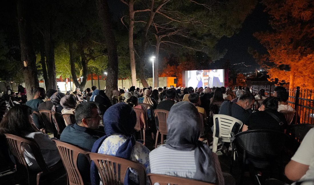 Büyükşehir Belediyesi, geçmişin sevilen etkinliği Kale Sineması’nı Tarihi Kahramanmaraş Kalesi’nde