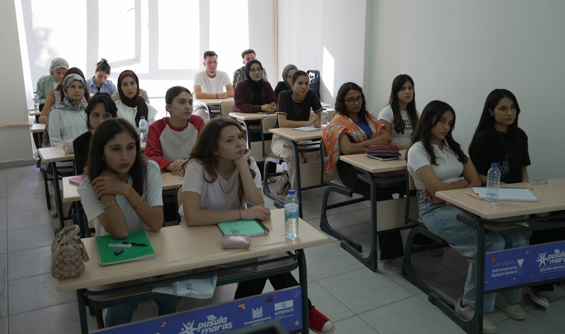 Büyükşehir Belediyesinin gençlerin eğitim hayatına destek olmak amacıyla Başkan Fırat