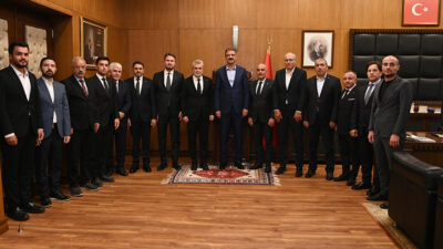 Vakıflar Genel Müdürü Sinan Aksu ve beraberindeki heyeti makamında ağırlayan