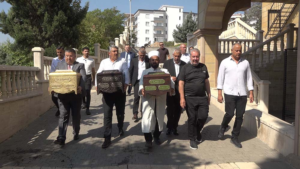 Kabe Örtüleri ve Mukaddes Emanetler Kahramanmaraş’a Ulaştı! 1 WhatsApp Image 2026 09 01 at 16.42.17