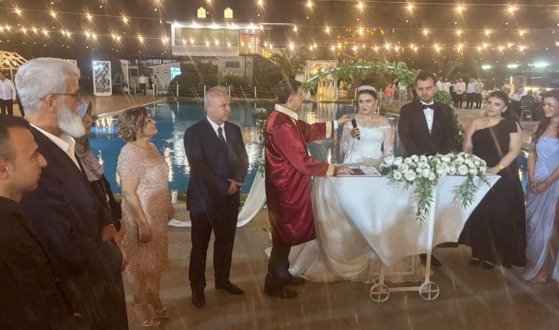 Kahramanmaraş 112 Acil Sağlık Hizmetleri Müdürü Akın Ozan, kızı Yaren