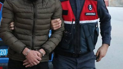 Kahramanmaraş’ta jandarma ekiplerinin yürüttüğü soruşturma kapsamında belirlenen adreslere eş zamanlı