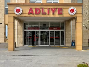 Kahramanmaraş Ayser Çalık Ortaokulu'nda İsa Aras Mersinli’nin gerçekleştirdiği, öğretmen Ayla