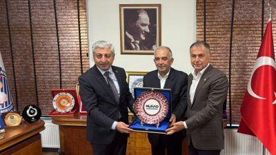 Kahramanmaraş Ticaret Borsası Yönetim Kurulu Başkanlığına yeniden seçilen Mustafa Narlı’ya