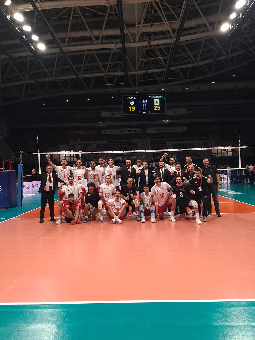 Başkan Toptaş’tan AKEDAŞ OnikişubatBelediyespor’a çeyrek final tebriği! 1 20261010 1517460
