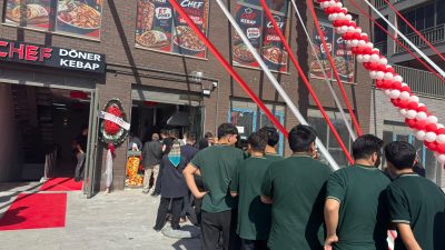 Kahramanmaraş’ta hizmete giren CHEF Döner-Kebap, açılışa özel düzenlediği etkinlikle vatandaşlara