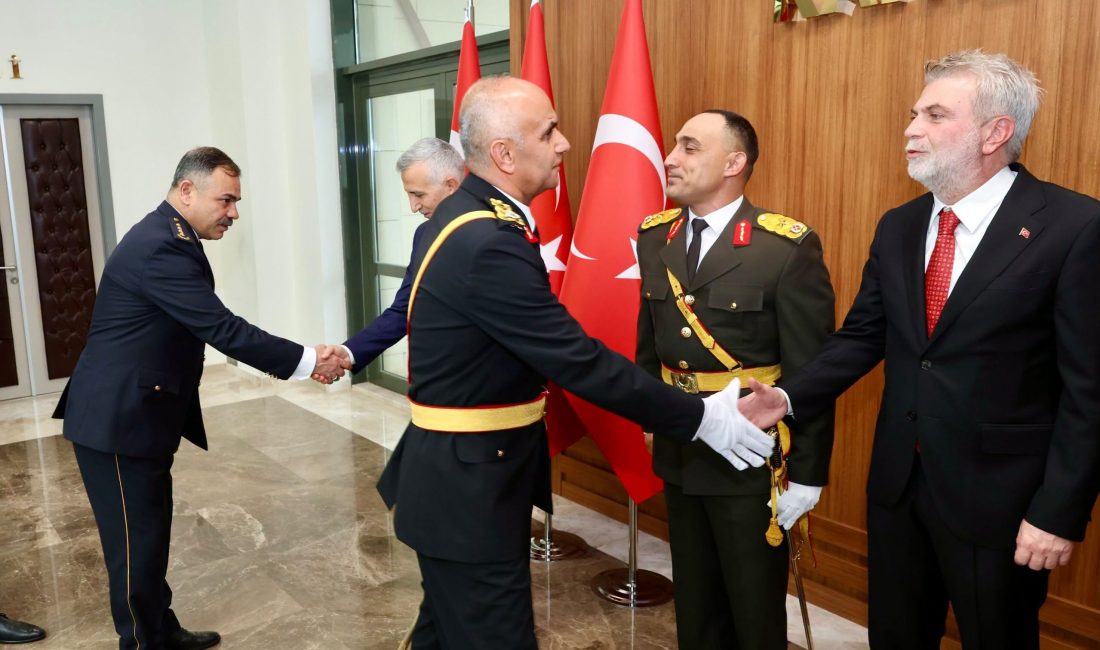 Cumhuriyet’in ilanının 103’üncü yıl dönümü dolayısıyla Valilik makamında tebriklerin kabulü
