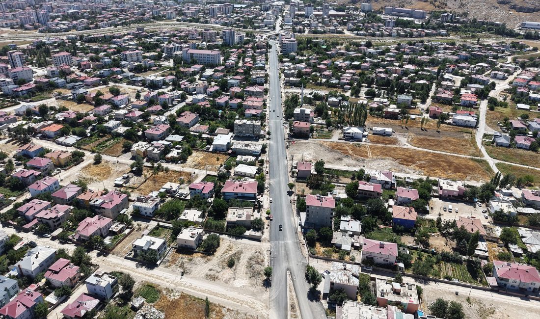 Büyükşehir Belediyesi, Elbistan’ın ulaşım altyapısını güçlendirmek için cadde ve sokaklarda