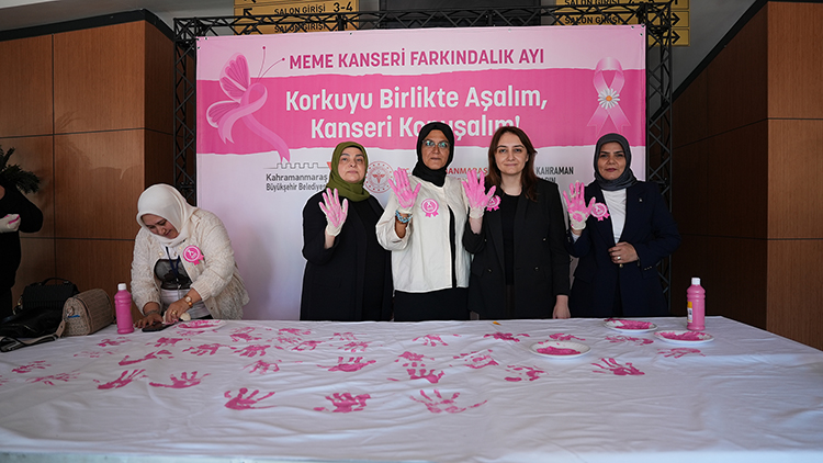 Büyükşehir Belediyesi öncülüğünde gerçekleştirilen farkındalık programında uzman hekimler, meme kanseri