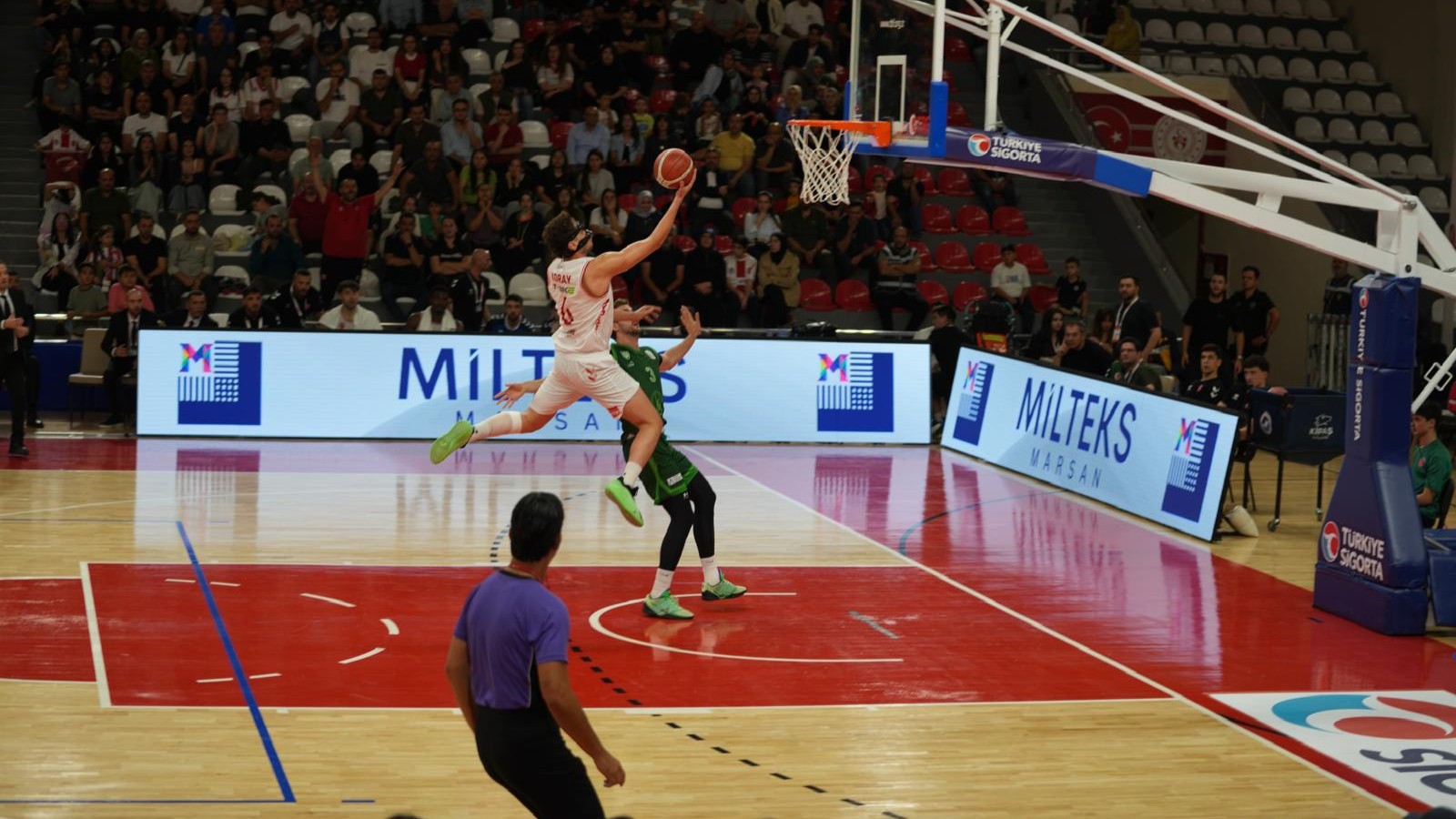 Türkiye Sigorta Türkiye Basketbol Ligi'nin 4’üncü haftasında sahasında Keçiören Belediyesi